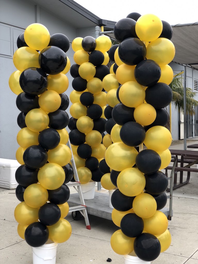 RdV School Spirit tweet media