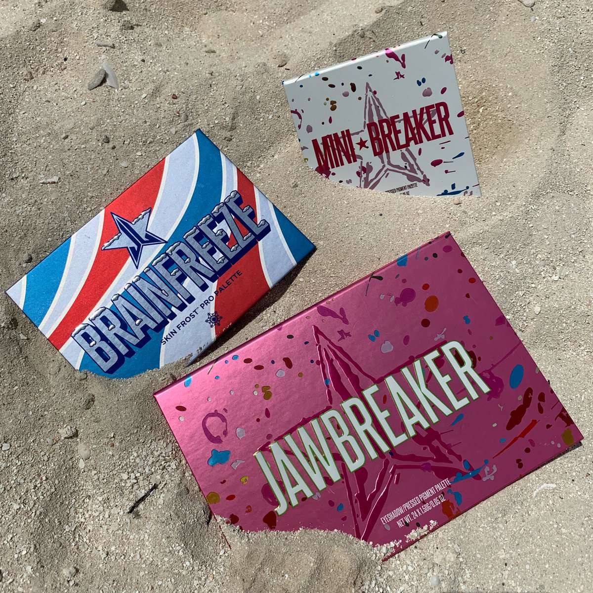 JeffreeStar's tweet photo. THIS SUMMER. 3 Iconic Palettes. 🍭💚 I cant wait for you all to meet them soon! 
💦 full collection launching June 21st worldwide https://t.co/XYxME3cjGW