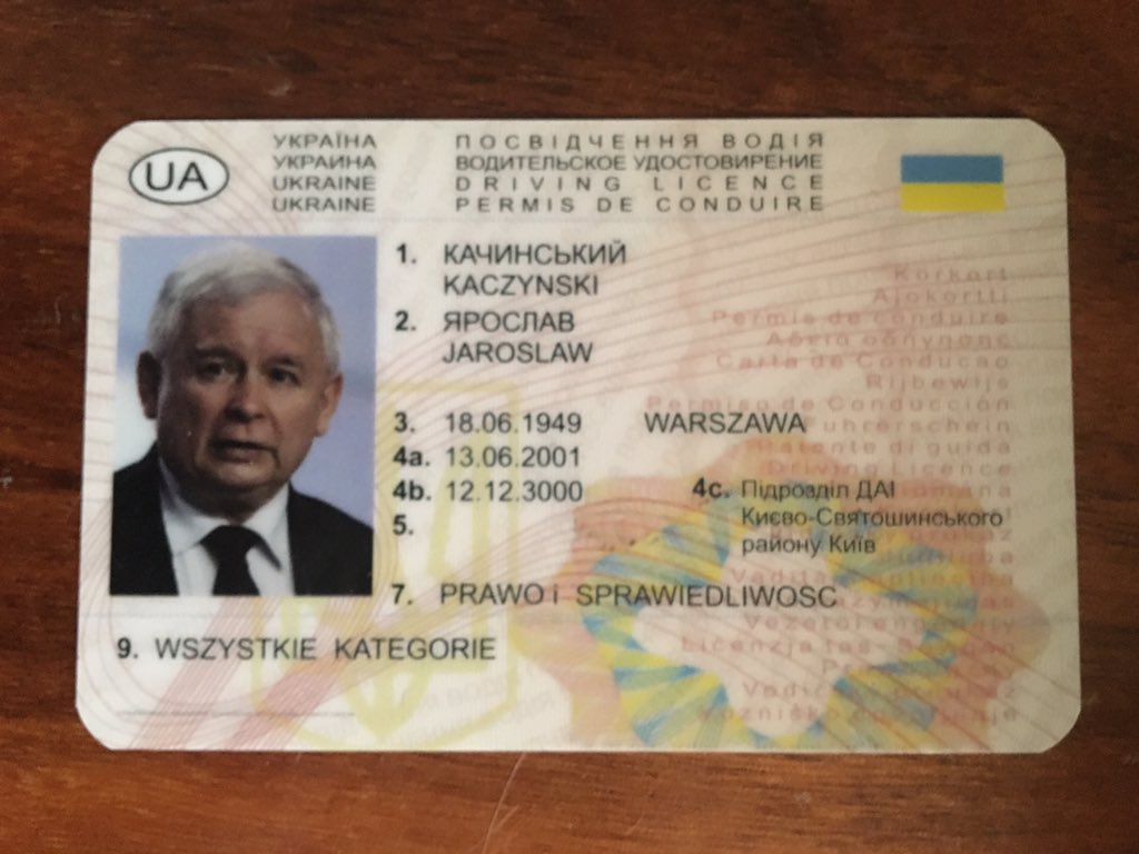jjasnorzewski's tweet photo. @romanimielski @gotowalska Na straganie we Lwowie można dostać jeszcze bardziej prestiżowe;) https://t.co/xkCmvQ7HSO
