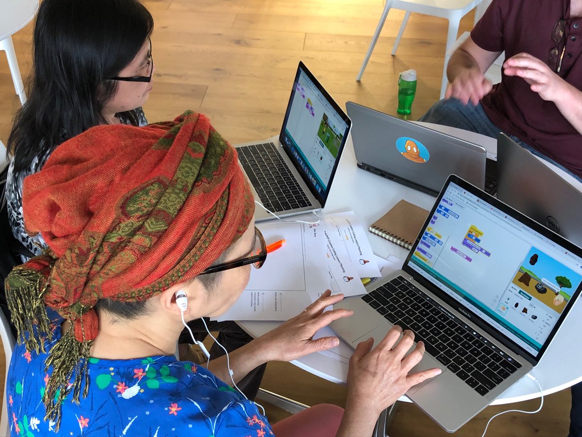 agardnahh's tweet photo. Friday afternoon w/ #cs4all @BrainPOP #coding w/ intent - #nycdoe #pdisfun https://t.co/Z3Dz4n4f7T