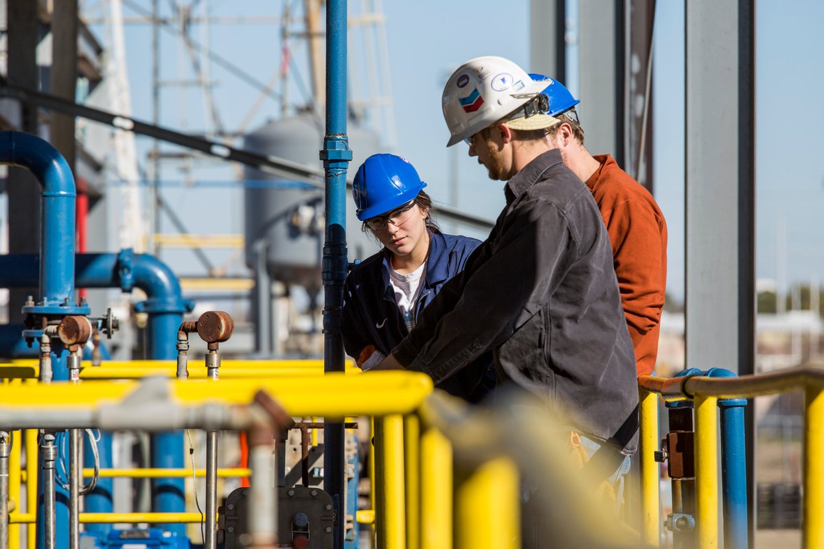 LSU's tweet photo. LSU researchers provide solutions for the energy industry along the Gulf Coast, while educating the future of Louisiana’s workforce. https://t.co/O2g804Qp1x

#LSUForTheFuture https://t.co/05lJdKvQoj