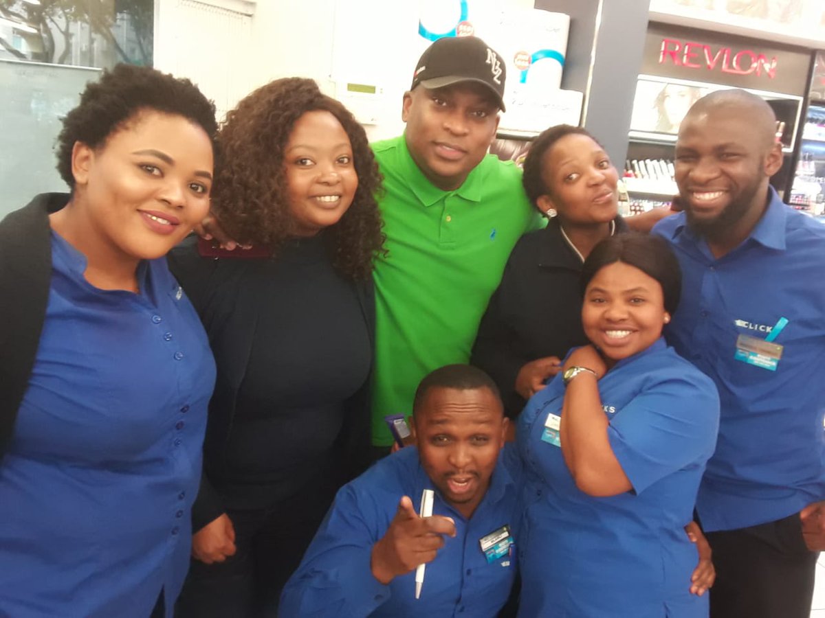 MasxiT's tweet photo. Had an opportunity to meet @robertmarawa  today 🙏🙏 https://t.co/8A6o5qxOxM
