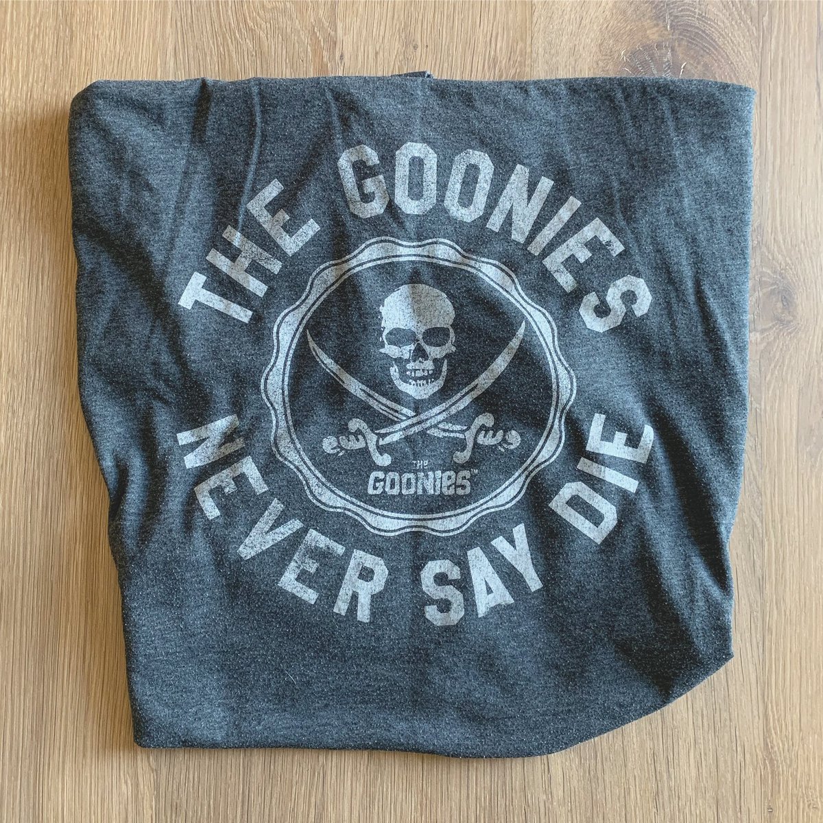 kinfolkcreated's tweet photo. To my fellow #Goonies,
#NeverSayDie!✊🏻
—
Happy Goonies Day!
📜🔦⛓🧨⚔️🌲☠️
—
#thegoonies #awesomemovies #olddays #goonie #captainchunk #goondocks #gooniesneversaydie #astoria #oregon #tbt #june7 #holymarymotherofgod https://t.co/vPtVem4fRc