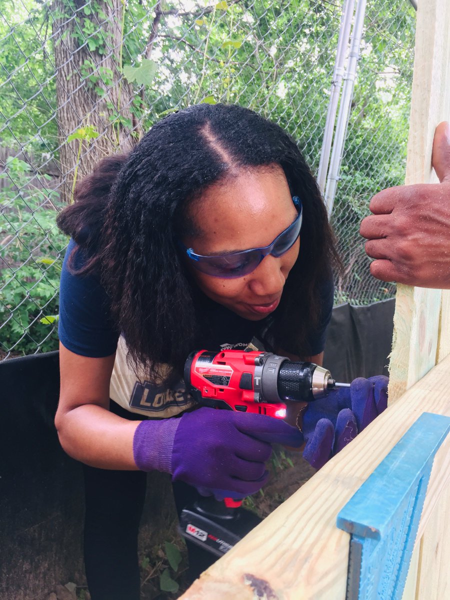 denisewoody0's tweet photo. We had a blast onsite in #FairmountHeights today with volunteers from @ThompsonCreek! Not only are they a sponsor of #WomenBuild but they're also donating the windows with installation for both of our #universaldesign homes! 

#womenbuildmetromd #empowerment #princegeorgescounty https://t.co/0ludaZts4F
