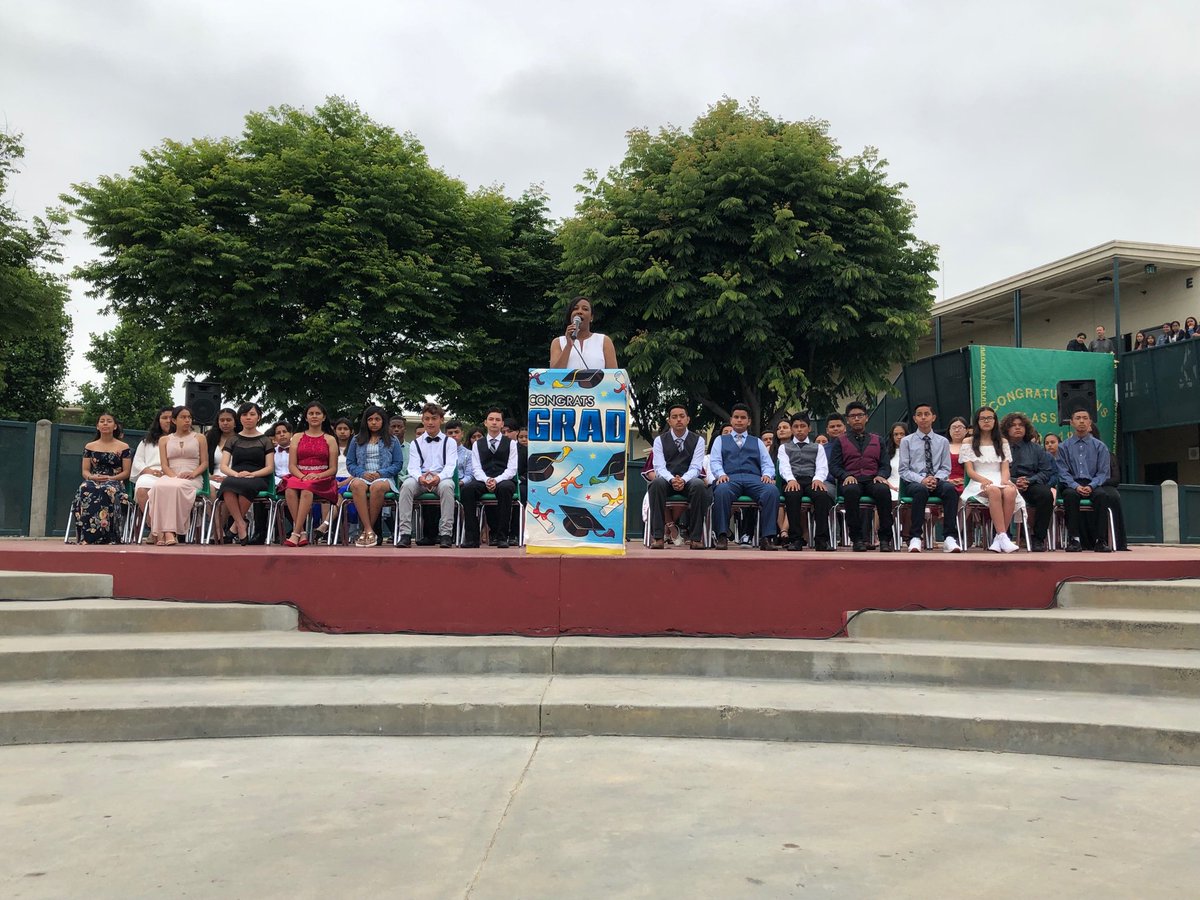 ComptonUnified's tweet photo. Shout out to the 2019 culminating class of #ClintonES. All the best to this group of #comptonscholars #elevate #elevar #ComptonGrad @mrmicahali @satrazurita @MargieHGarrett @ClintonLions @JffHarris @CUSDSecondaryEd https://t.co/XIuFszHobl