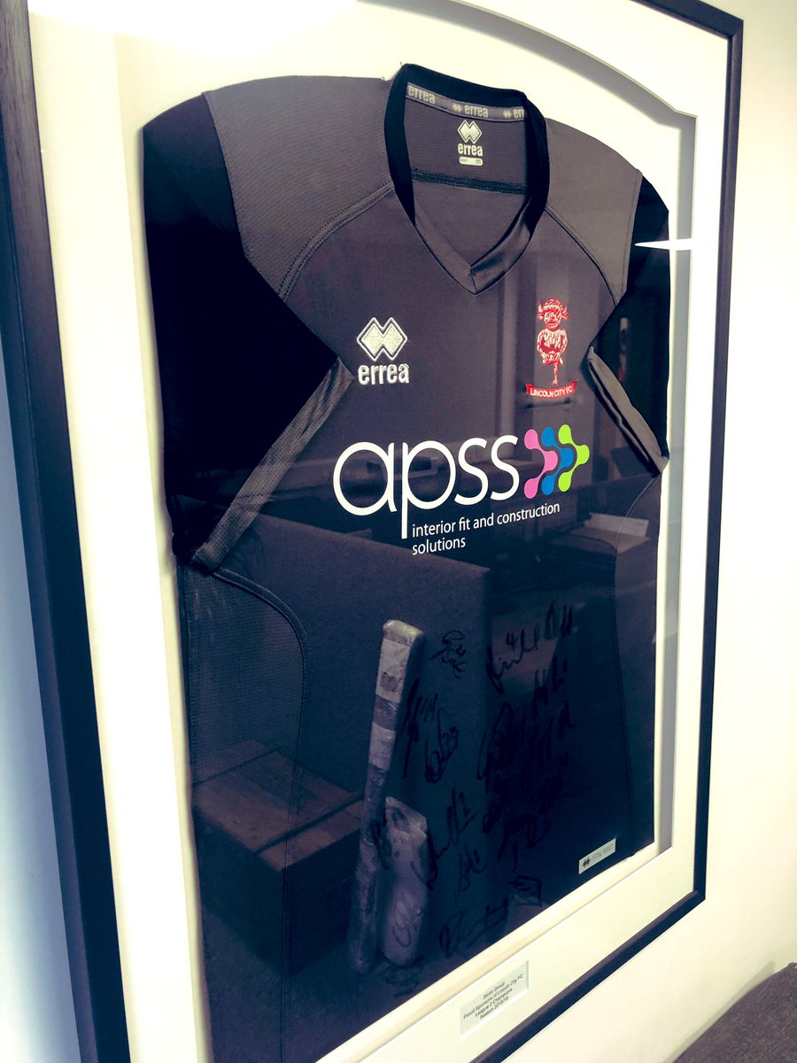 stirlindev's tweet photo. A big thank you to @LincolnCity_FC for the signed @apssGroup away shirt. Very #ProudPartners Much appreciated @dancowley1 @Cowleyn8 @cliven7 @rogerbates @liamjscully @BatesRitchie #NewsToFollow #ThejourneyContinues #UTI https://t.co/C13179HJKR