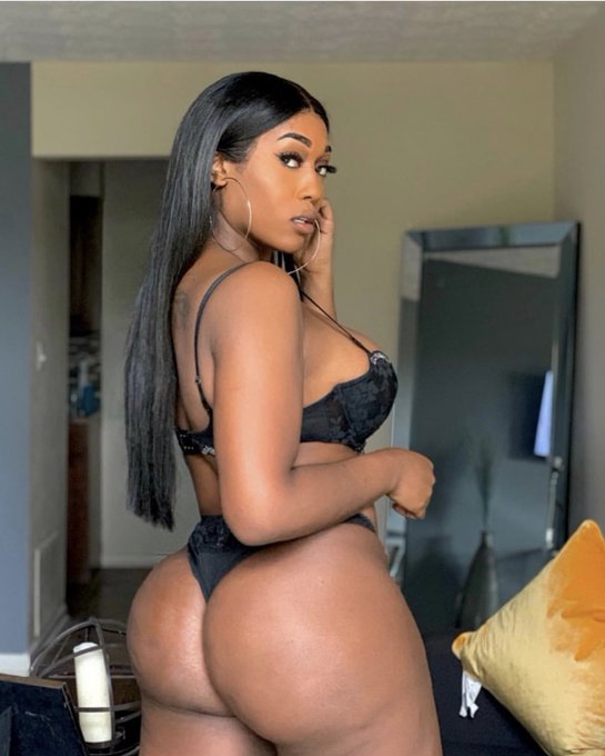 Watch Ashley D's leaked NSFW photo on TwXstars