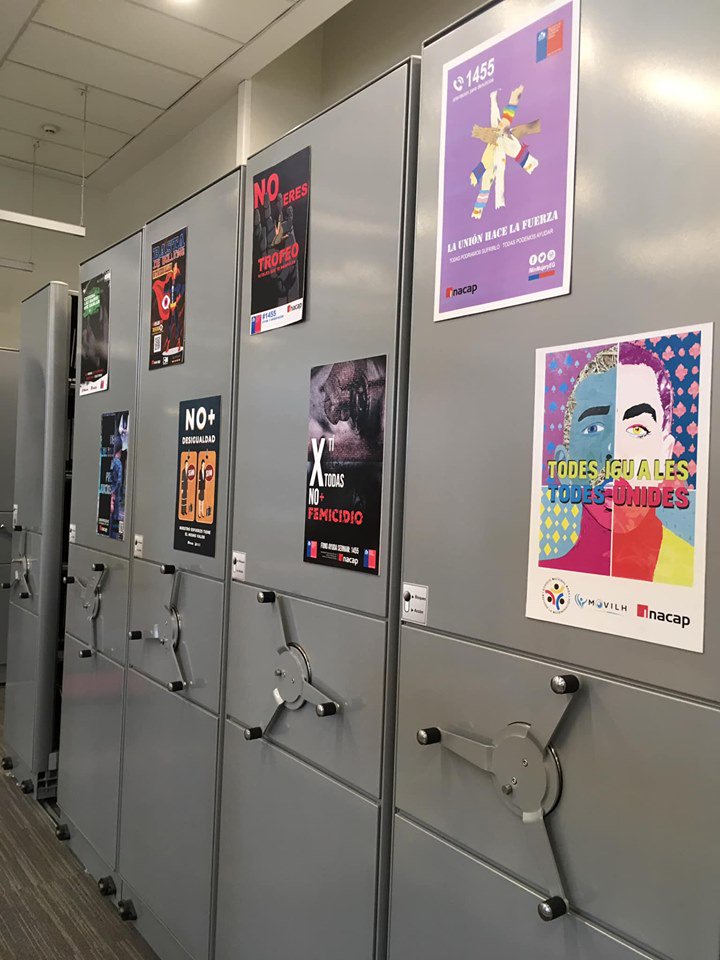 alexisfango's tweet photo. invitados cordialmente a nuestra biblioteca a apreciar los afiches de nuestros alumnos de la escuela de diseño, en el tema de DISCRIMINACION, a cargo de nueestra docente Carmen Alicia Perillán Pacheco un Gran trabajo..! #somosdiseño #diseñoinacap #escueladiseño #inacapcurico https://t.co/khq4PoBT6b