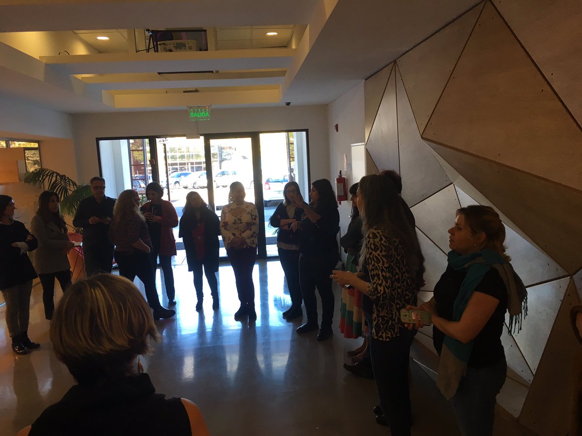 CamiGottlieb's tweet photo. Participantes de la Winter School conociendo las oficinas de @Plan_Ceibal #edtechuy https://t.co/5gkXWjgBoq