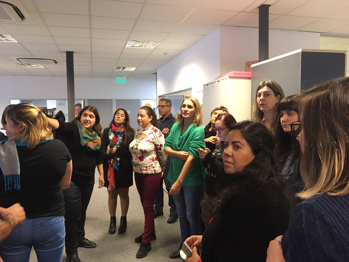 CamiGottlieb's tweet photo. Participantes de la Winter School conociendo las oficinas de @Plan_Ceibal #edtechuy https://t.co/5gkXWjgBoq