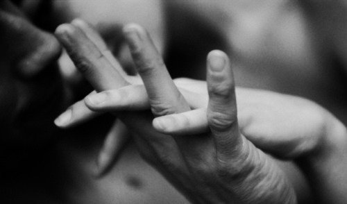 Master_Bdsm_'s tweet photo. Başkalarıyla –hatta karşına çıkan tek insanla– sanki her şey o an başlayacak ve biraz sonra bitecekmiş gibi yaşamalısın..

#jigolo #gigolo #submissive #bdsm #jigoloarıyorum #jigoloaranıyor #yalnızlık https://t.co/rUgoKwesaL