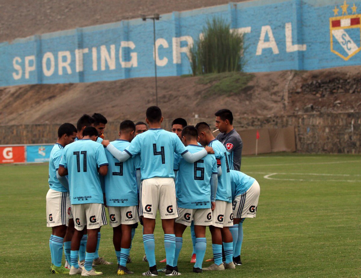 ClubSCristal's tweet photo. #CopaFederaciónOro
#Cat2001

@grupochumpitaz 1-1 @ClubSCristal 📍La Florida 

#FuerzaCristal 
#LaRazaCeleste 
#FormandoPersonas https://t.co/LN5XzOhCZ7