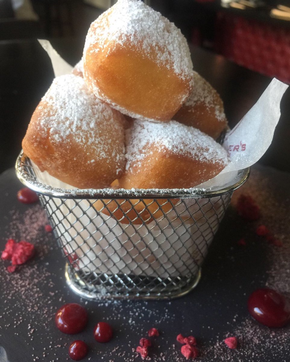 AlexandersCuper's tweet image. Happy National Doughnut Day!! Celebrate with us! Try our new dessert DOUGH-NOT with warm mochi beignets / raspberry powder / chocolate bourbon sauce. 😋 🍩 .
.
.
#nationaldoughnutday #doughtnuts  #alexanderssteakhouse