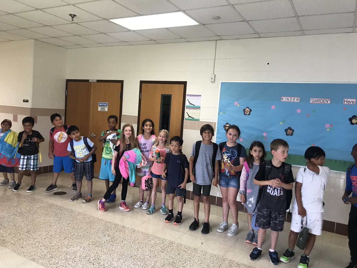 ChrismansClass's tweet photo. Goodbye #NoMoreSchool #LastDayOfSchool @Potowmack_ES #goodbye2ndgrade #3rdgradeherewecome https://t.co/ad5BF3Cscy