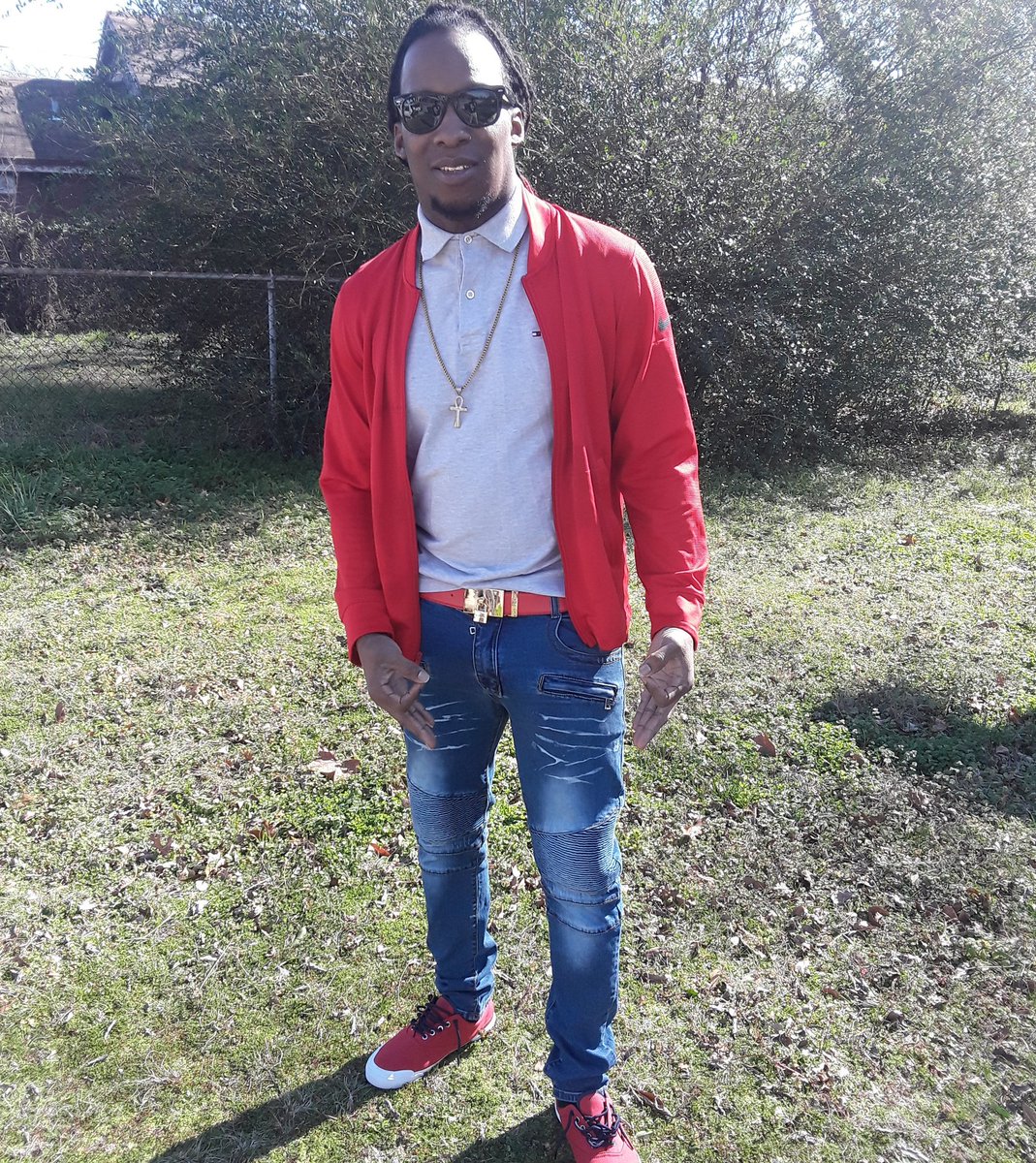 72tattedup's tweet photo. #WhosWhoAtTheLU @trt_langu
R . Wesley  better known  as Wayne
L.U.M.P 💿💿
Sophomore #lu22 
First year  at langston university 
Supper  kook kome shop with me .🌯🍲🍔🍗🍤🍝 
Business major
RYA🐢 🍷🍹🍻🍶🍾
I am a member of L.S.O#squadup28 🔴⚪🔵 https://t.co/bJY8bDone1