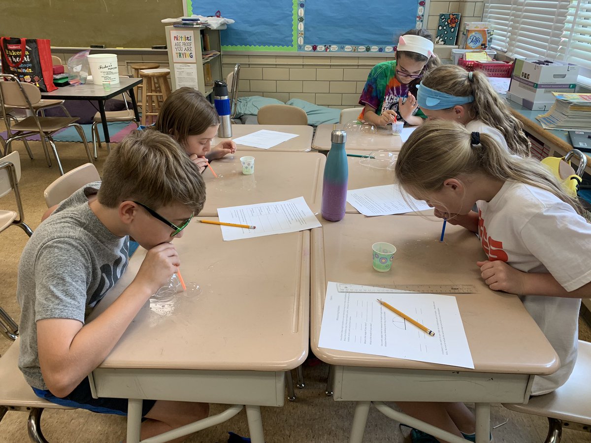 MrsLisaSchultz's tweet photo. Students measure bubbles to collect data. #bubblemath #mathrocks #rfes @missyfanshaw https://t.co/SNXsZCRjUK