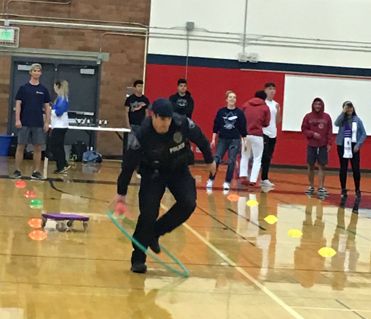 LHSEagles_Lindb's tweet image. Having fun at the moving up assembly! Go Eagles 🦅. #LHSPride #LastAssembly