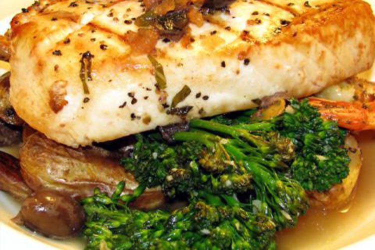 NOAAFisheries's tweet photo. #FishWatchFriday Check out this online course on seafood literacy introducing cooks to the skill sets needed to include more sustainable seafood on the menu, sustainable sourcing, quality analysis, and more: https://t.co/1pSbTIJWCT https://t.co/RyJzYpwwLi