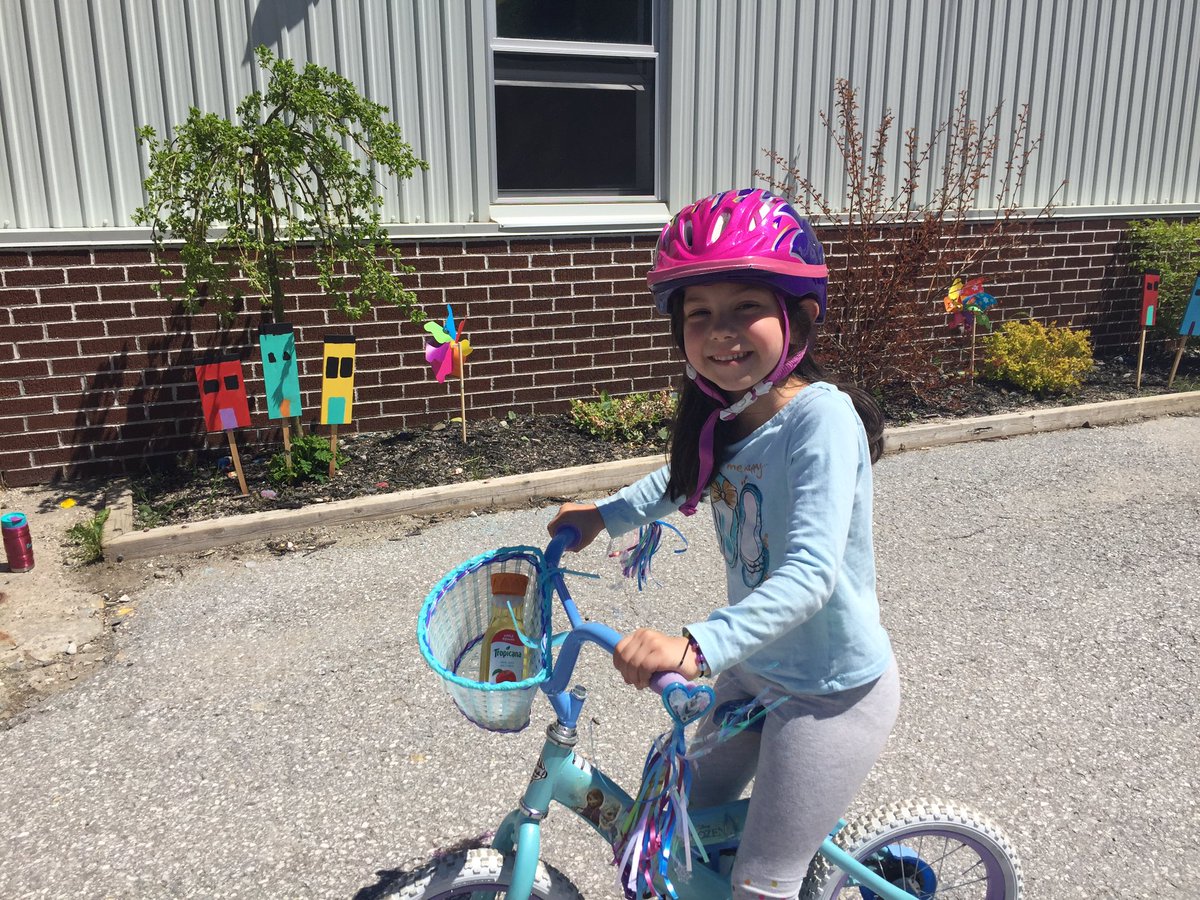 JennMcWhirter's tweet photo. Spun our wheels and had on hike on Spin It Out Day! We have happy, stronger hearts today ❤️@pasadenaelem @cjbrake_pe #spinitout https://t.co/eEki8ujXEI