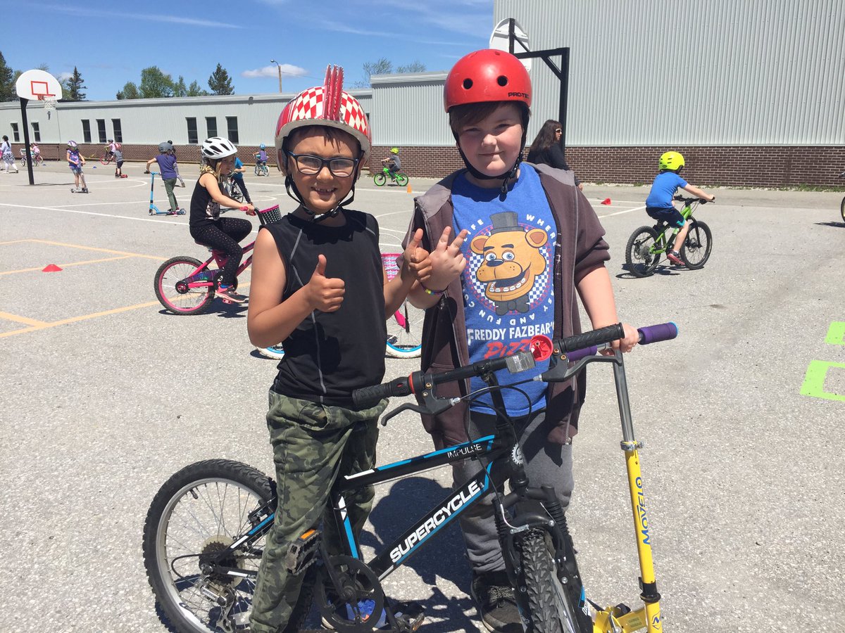 JennMcWhirter's tweet photo. Spun our wheels and had on hike on Spin It Out Day! We have happy, stronger hearts today ❤️@pasadenaelem @cjbrake_pe #spinitout https://t.co/eEki8ujXEI