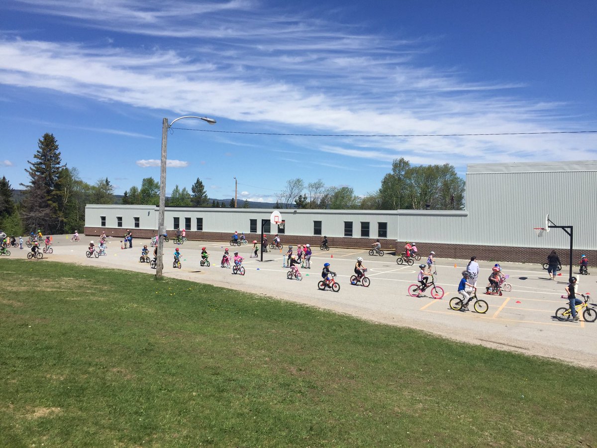 JennMcWhirter's tweet photo. Spun our wheels and had on hike on Spin It Out Day! We have happy, stronger hearts today ❤️@pasadenaelem @cjbrake_pe #spinitout https://t.co/eEki8ujXEI