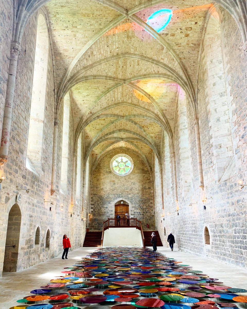 leCMN's tweet photo. D’ici l’ouverture du musée, #BeaulieuEnRouergue demeure encore et toujours un lieu d’art ! Cet été, entrez dans le jeu de lumière de @LizWest_Art 👇✨ https://t.co/6OTvJpnbEx