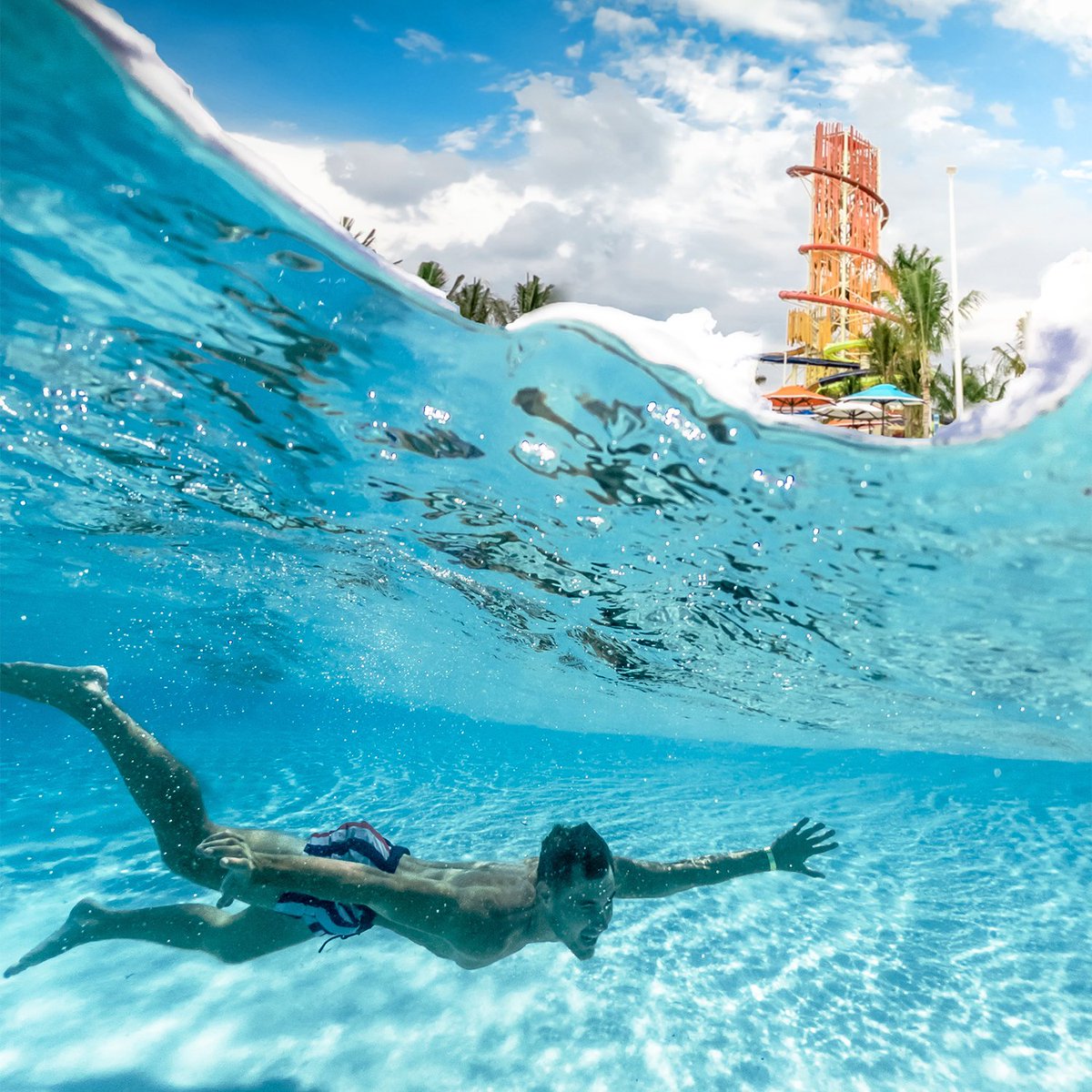 Poll: Which thrill are you conquering first – Wave Pool or Daredevil’s Tower?
📸: Nash H.