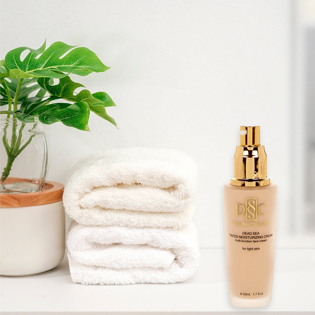 A multitasking product that helps minimize skin aging and evens the skin tone.