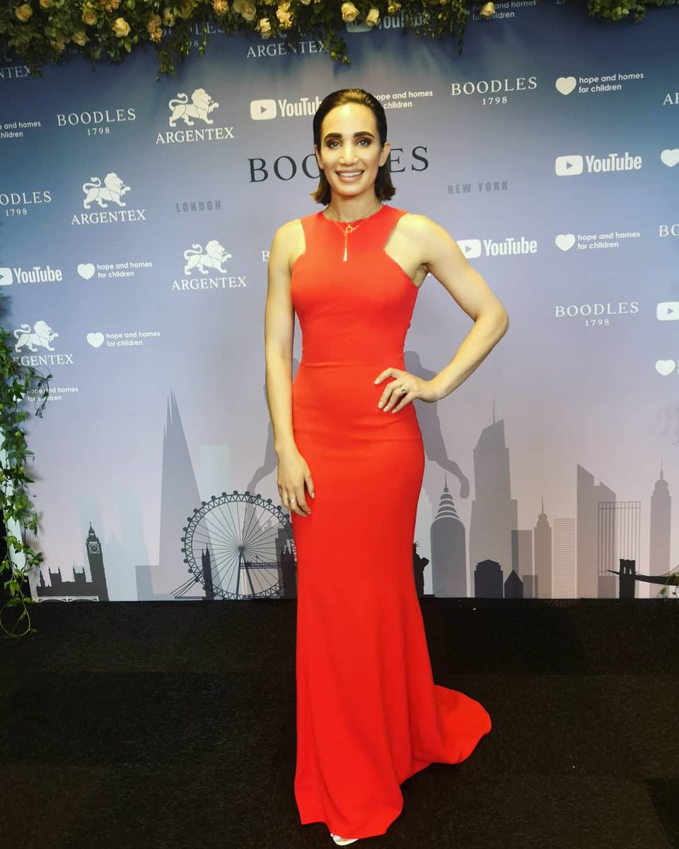 thelaurawright's tweet image. Looking forward to performing later on this evening @Boodles #boxingball raising money for @HopeandHomes 💓🌹💃