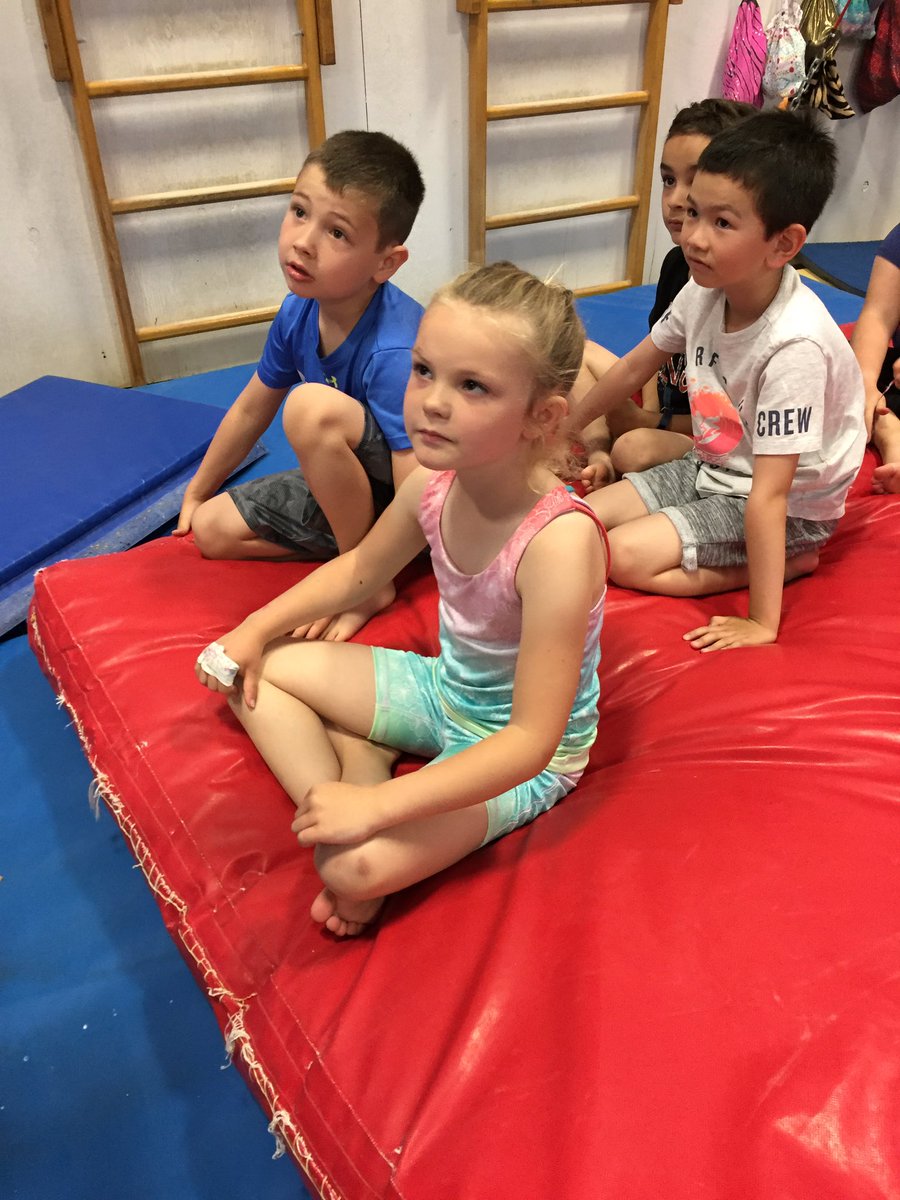 whitecd1_LDSB's tweet photo. Lots of fun today at the gymnastics club! https://t.co/3xFDPVjNMm