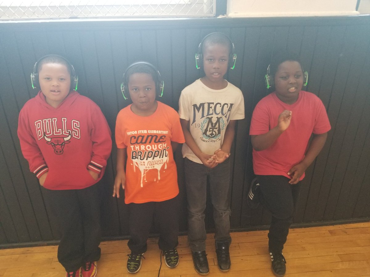 We celebrated Day Q(Quiet Day)of our ABC countdown with a Silent Party!
😄🎧 What a great way to end the week!
<a href="/TiltonSTEM/">Tilton Elementary</a> 
<a href="/SilentChicago/">Silent Chicago</a>