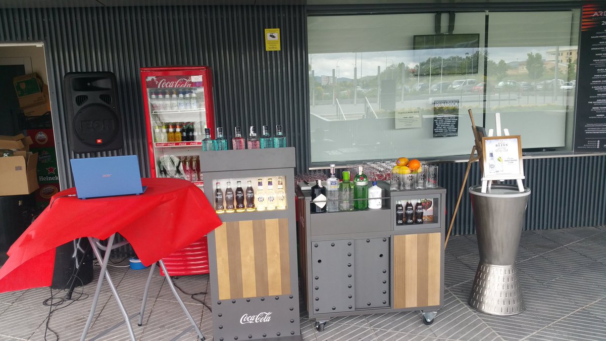 Esconditearena's tweet photo. Mañana último partido el el Sadar , donde @CAOsasuna recibirá el trofeo de campeón de @LaLiga123. Con este motivo, os invitamos al @Esconditearena a probar nuestros gintonics premium y una degustacion gratuita de "Ladrón de Manzanas".Os esperamos en @navarrarena @Heineken_ESCorp https://t.co/AaKLTYDGOo