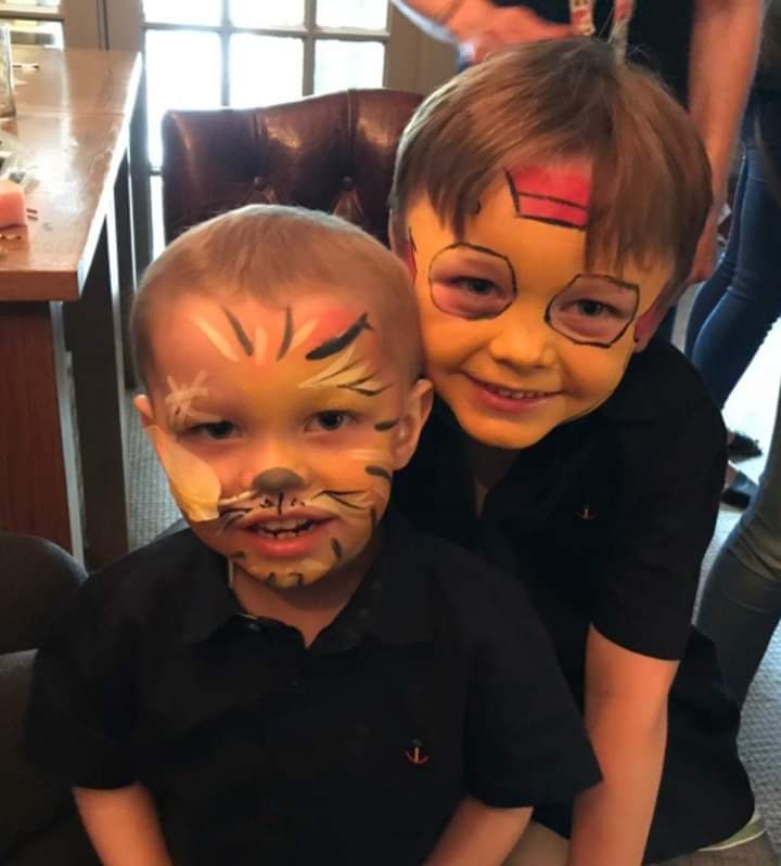 Following a meeting with Dr Martin Elliott, Consultant Paediatric Oncologist, and looking through Freddie's observations Philip and Emily have been given the welcome news that Freddie may not be allergic to the immunotherapy treatment, as first thought.