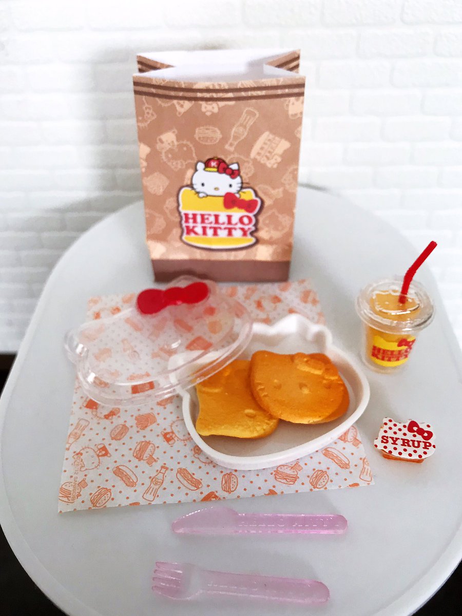 bluksky's tweet photo. #おはよ 、 #美味しい #朝食 を味わえると、 #元気に1日をスタート。
#ハローキティ #hellokittyburger https://t.co/2m8imjiOz5