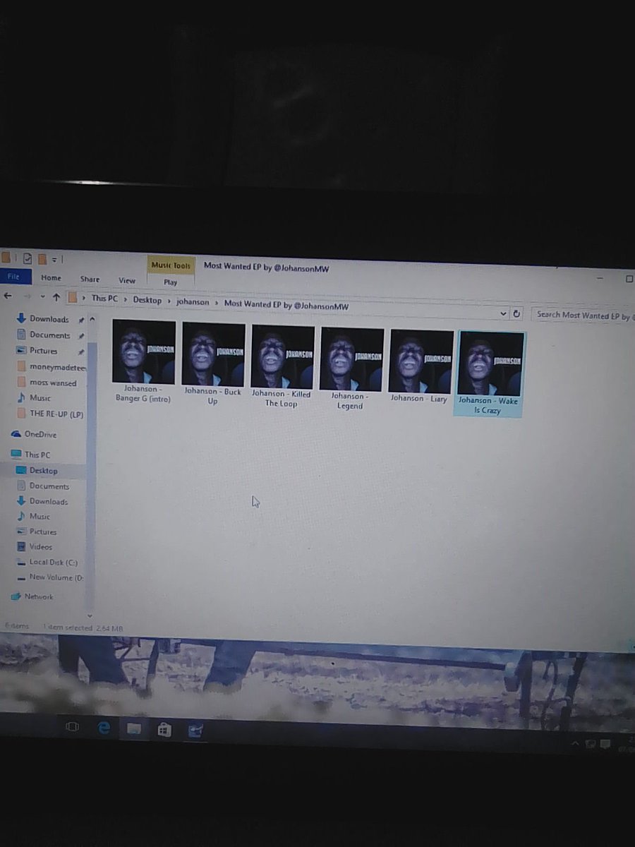 689mediaTeevee's tweet photo. New 6track EP COMMING from @eskadrobeats @689records and me @JohansonMW ...should be for FREE should be on @mymixtapez soonish ...stay #TeamReUp .. blessed https://t.co/NpflhJWQfY
