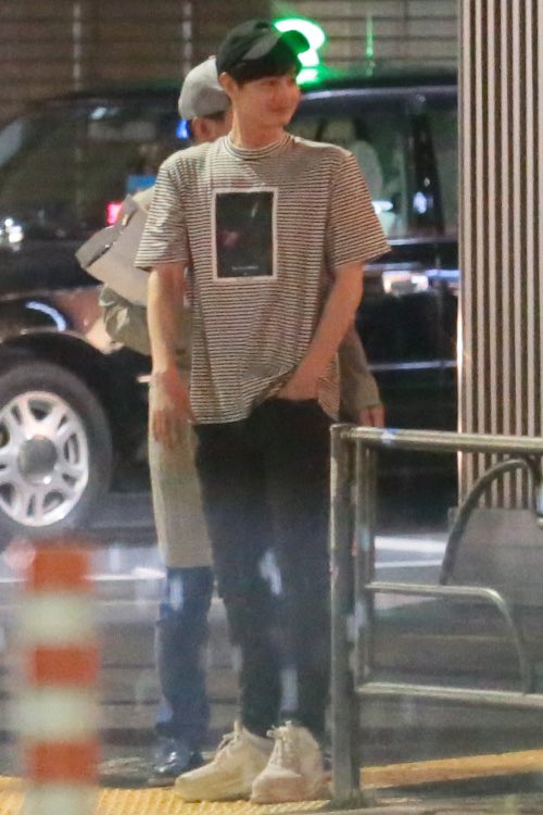 瀬戸康史の私服とメガネ スーツ姿がかっこいい かわいいと言われるのが苦痛 アスネタ 芸能ニュースメディア