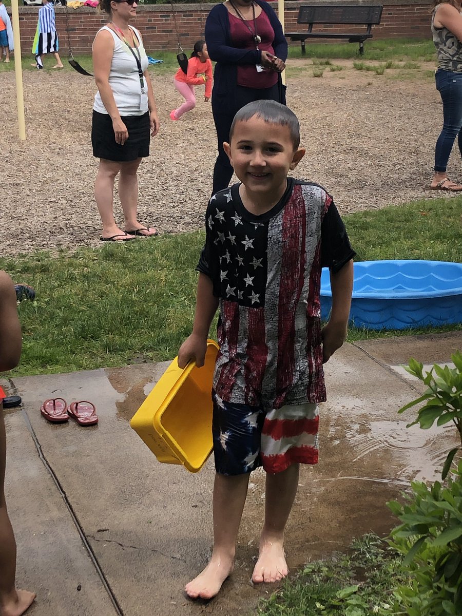 Room3K's tweet photo. Water day! What a fun day! https://t.co/96xoQKTGpb