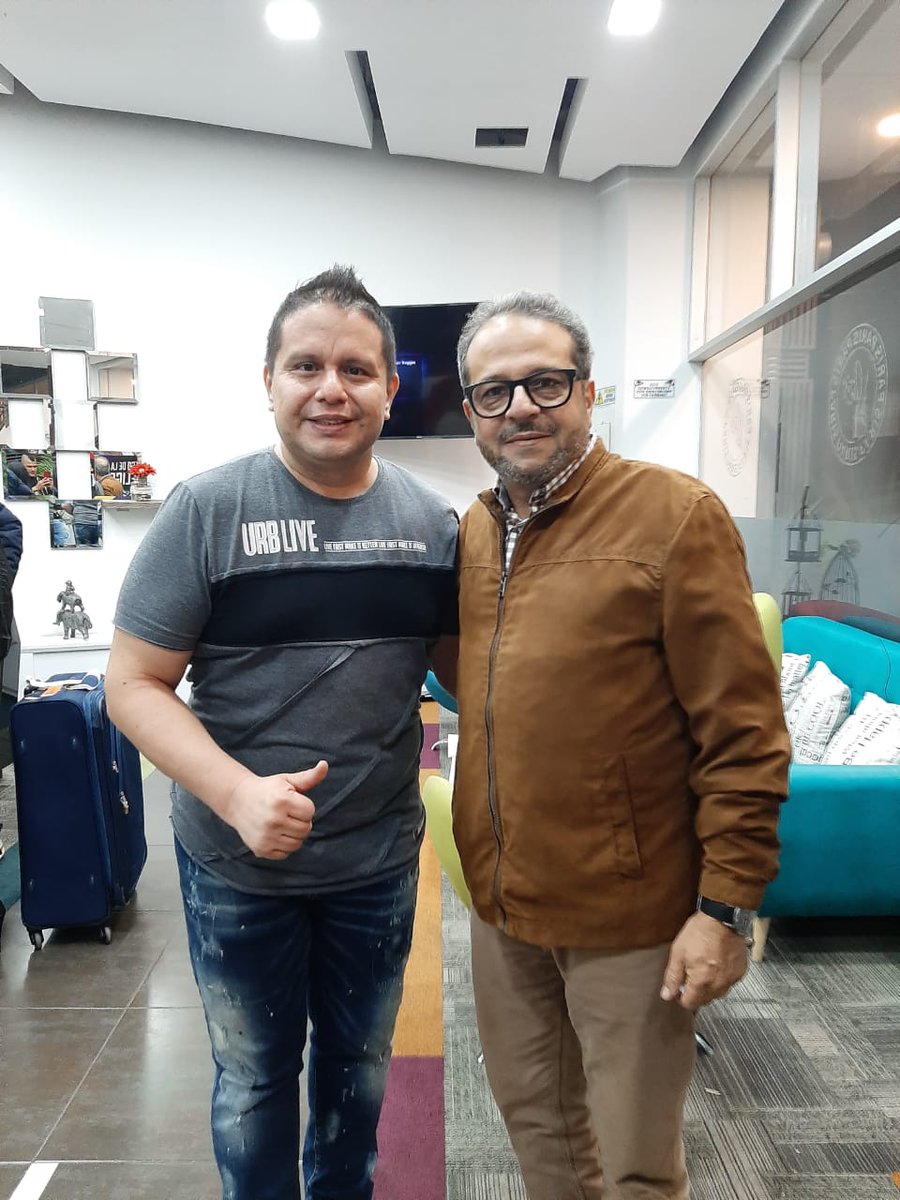 ivegaprod's tweet image. Desde Bogotá @alvarogranobles y @amilcarboscan .
Hoy en Keops Bar en Bogotá con Lalo Rodríguez y Jhon Dennis .