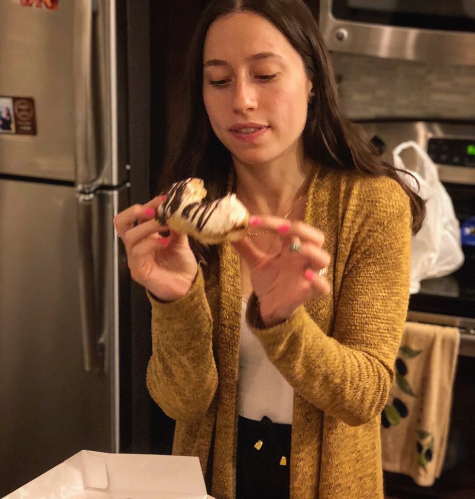 foodforeal's tweet photo. Missin some of my fav donuts ever, the realest, forealest, Amish-style donuts frommm @beilersdonuts #foodforeal #beilers #phillyfood https://t.co/xdn32sBp9c