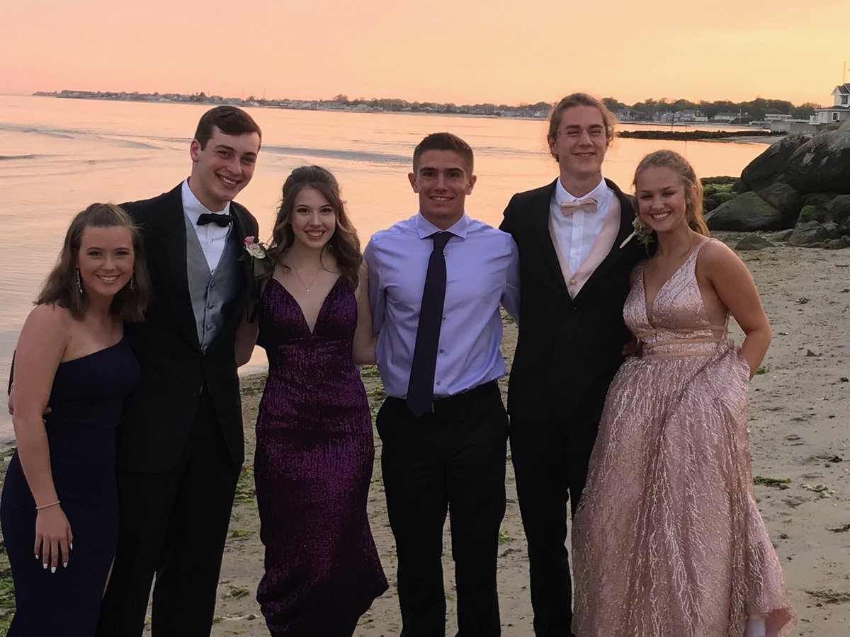 mjhobin's tweet photo. What a night! #srprom @whs_bulldog #begreat https://t.co/TpkjtInx5a