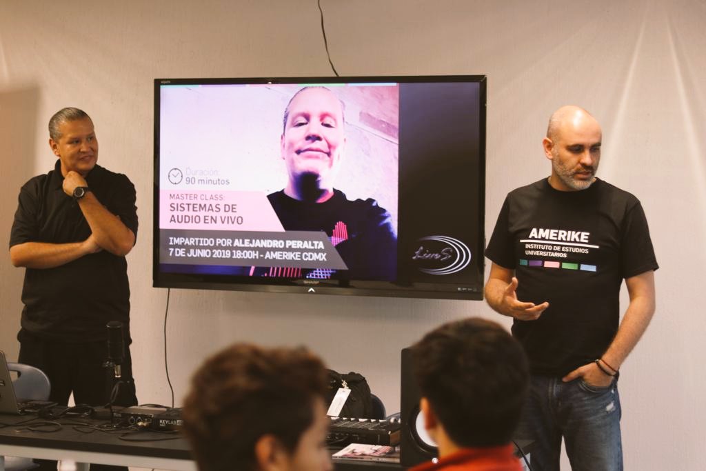 AmerikeMexico's tweet photo. Master Class de Alejandro Peralta sobre Sistemas de Audio en #CampusCDMX #estoesamerike https://t.co/0N5XXOAccn