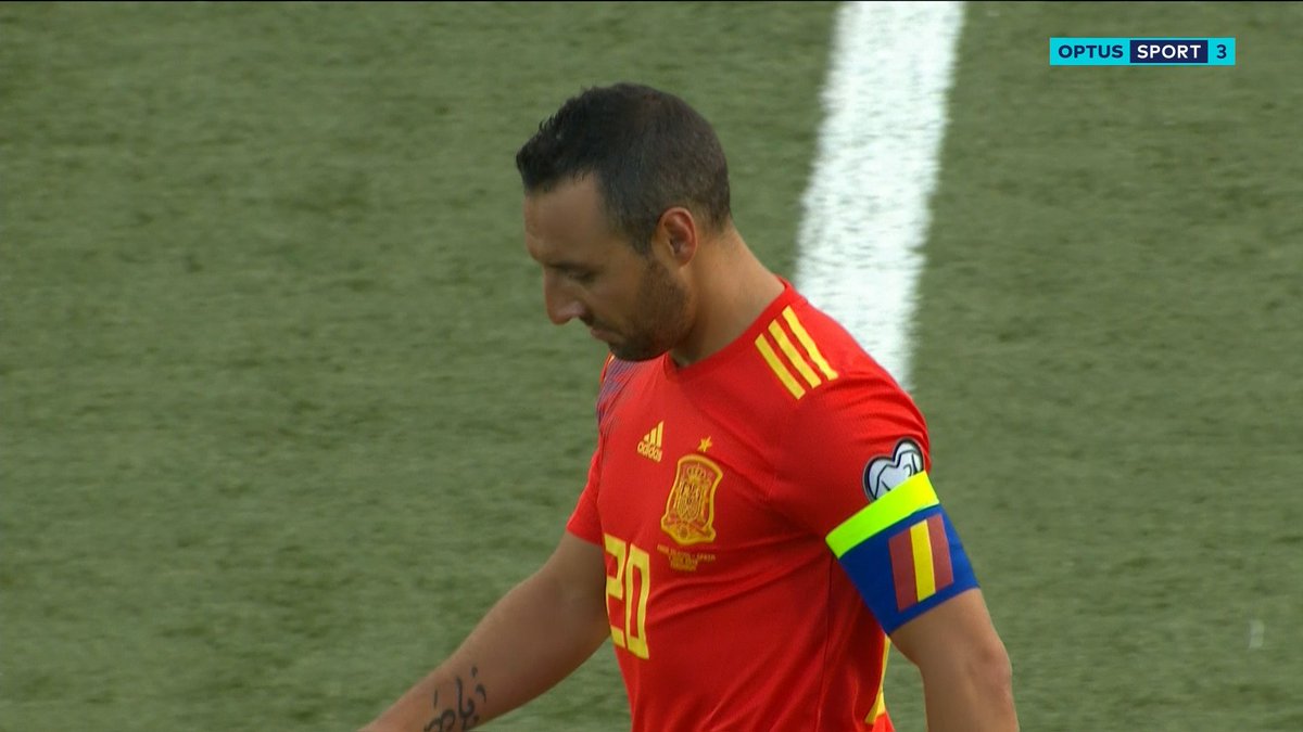 StanSportFC's tweet photo. 1,529 days since his last start! 🇪🇸👏
Santi Cazorla returned to the Spain starting line-up against Faroe Islands; even wearing the captain's armband in the second half after Sergio Ramos was subbed off.
#FROESP #Cazorla #OptusSport https://t.co/1hFHndLvMQ