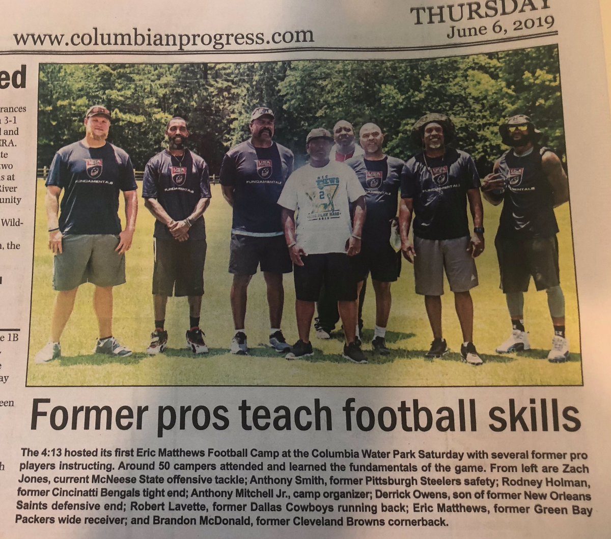 joneszack72's tweet photo. I had the honor to help coach up some young men with some former NFL legends the other day at the USA 4:13 fundamental football camp! Big thanks to these guys for having me! https://t.co/CxrWo2SGnZ