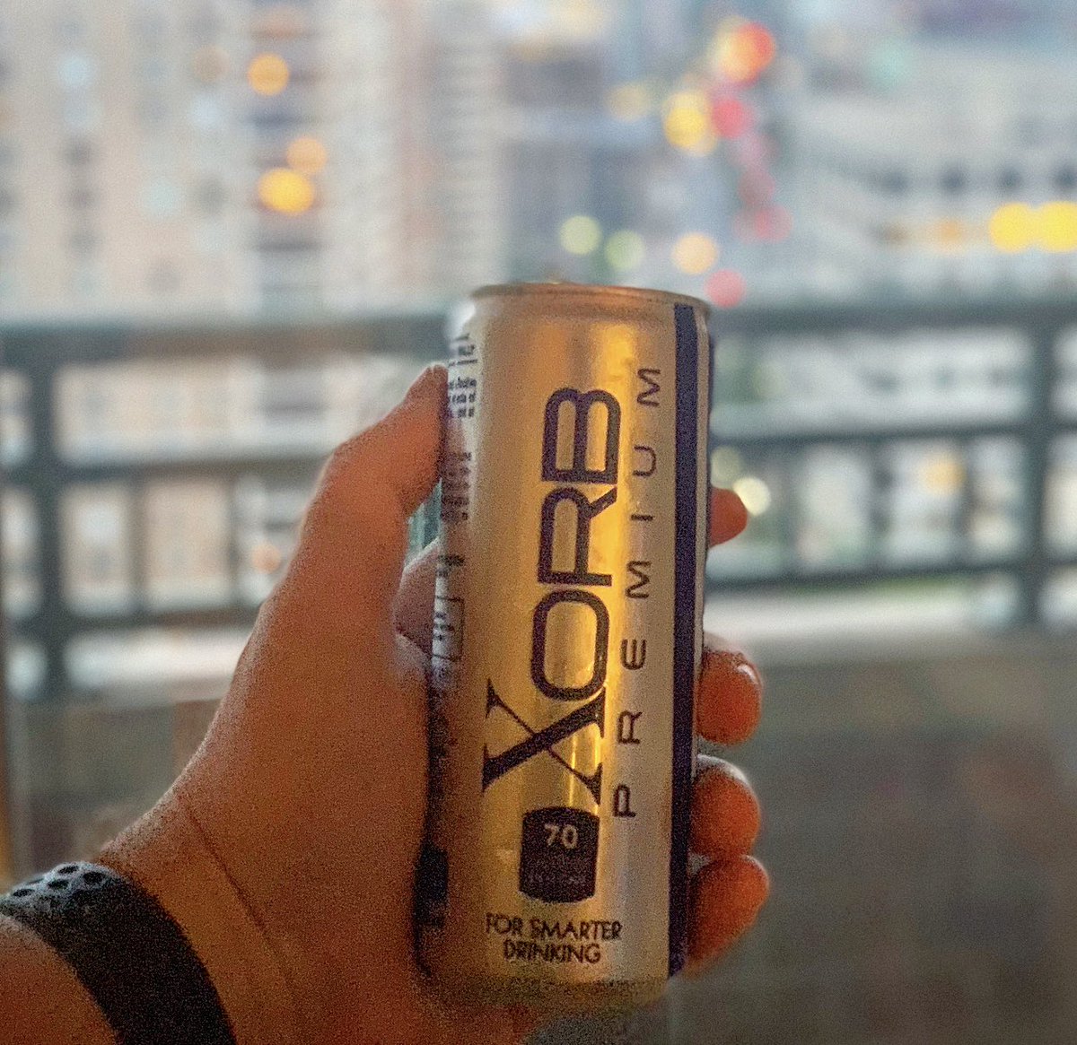 TheMezSays's tweet photo. let’s try this! thanks @5_0_Fitness for the cans! #xorb https://t.co/Je0PUAfJCi