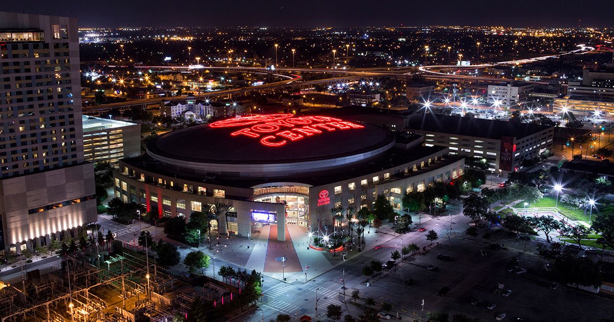 svojasminekai's tweet photo. @BTS_twt imagine both of these stadiums lit in purple for y’all to come see us in the south!!!! I would be so beautiful!!!!!! Please @BigHitEnt @bts_bighit come back to south idc where you go just come back to the south!!! #BTSxATLANTA #BTSxHOUSTON 💜💜💜💜💜 https://t.co/UI2h3p8TD1