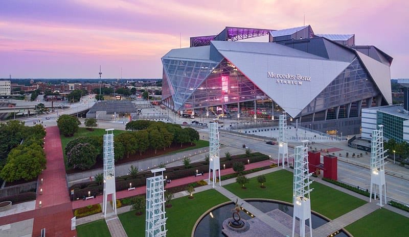 svojasminekai's tweet photo. @BTS_twt imagine both of these stadiums lit in purple for y’all to come see us in the south!!!! I would be so beautiful!!!!!! Please @BigHitEnt @bts_bighit come back to south idc where you go just come back to the south!!! #BTSxATLANTA #BTSxHOUSTON 💜💜💜💜💜 https://t.co/UI2h3p8TD1