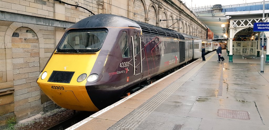 SoleCrowleSoul's tweet photo. Had the pleasure of taking this beauty all the way up to Edinburgh today. Great fun. #HST #ProperTrain https://t.co/zk5PjfLLQE