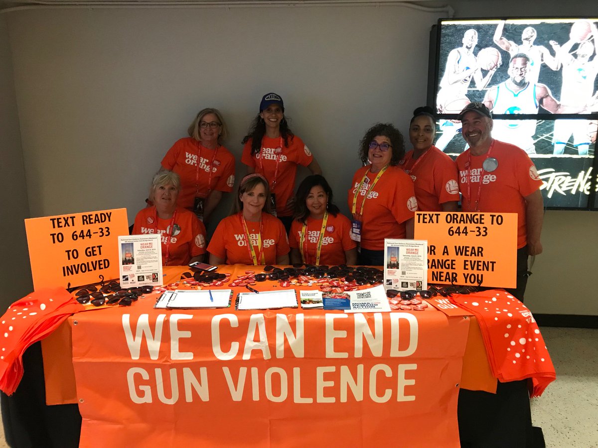 AscendAthlete's tweet photo. The @warriors #WearOrange tonight! Thank you for welcoming gun violence survivors,
@MomsDemand and
@Everytown to the #OracleZone and #WarriorsGround!
Champions on the court and in the community!
#NBAFinals https://t.co/gYRLGyb4l0
