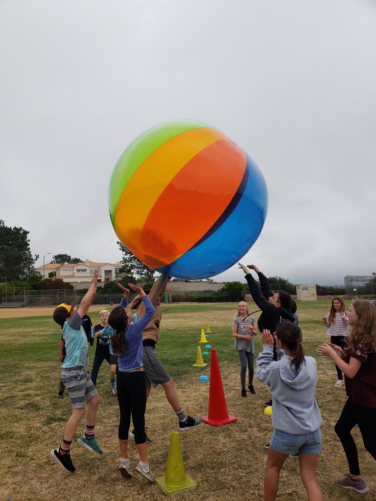 CoachPhillip16's tweet photo. Final Friday beach ball blast! Mega 4 square for my outgoing 6th graders. I'll miss you kids! #dmheights #dmusd https://t.co/99SPAEl2rM