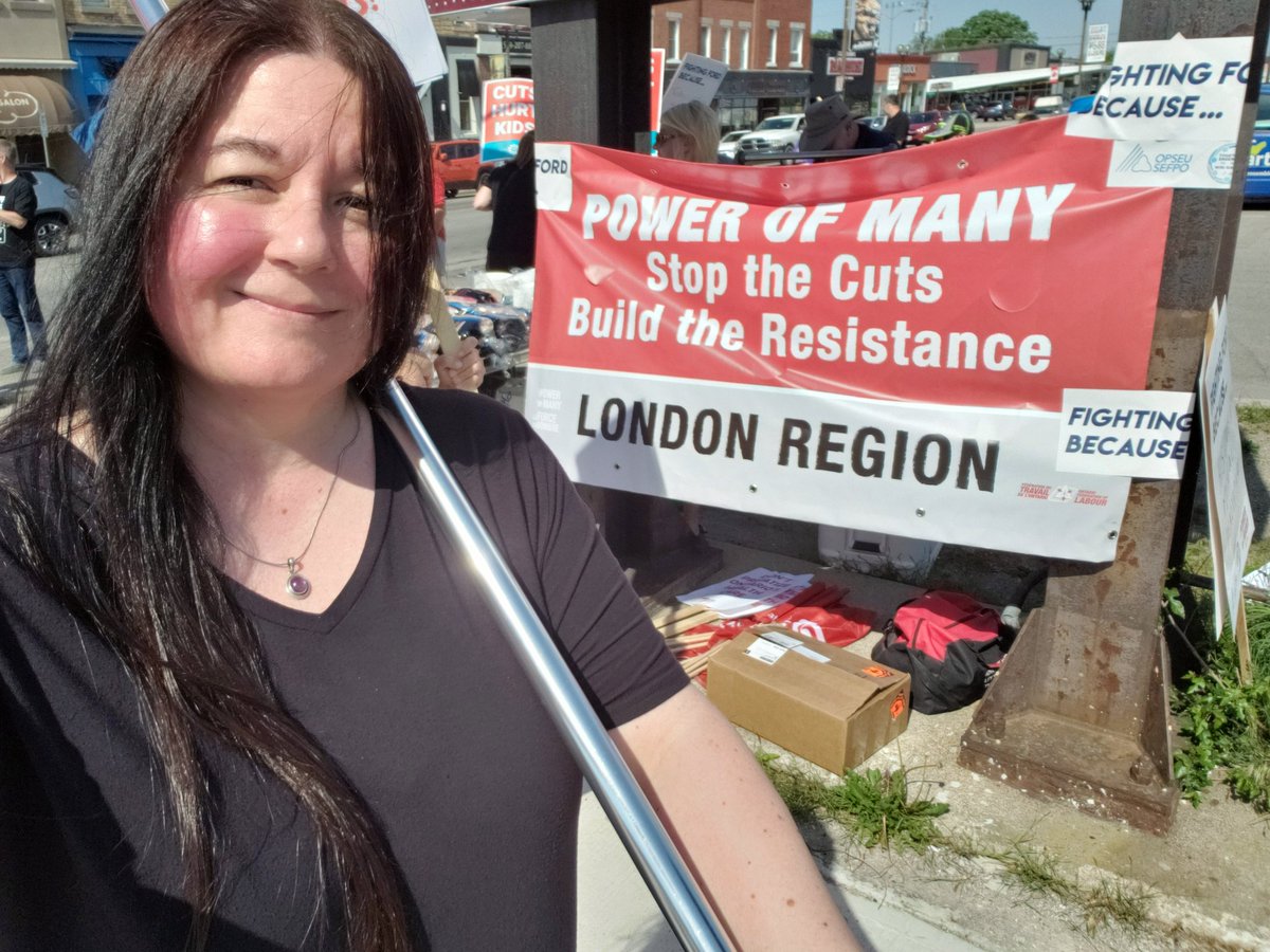 CLP_OFL's tweet photo. Labour and community activists came out in force to the @Ldn_Labour action in St. Thomas today as part of the #PowerOfMany across Ontario resisting #OneYearOfCuts. #BuildTheResistance! @OFLabour #Onlab https://t.co/iYQPk3mVb8